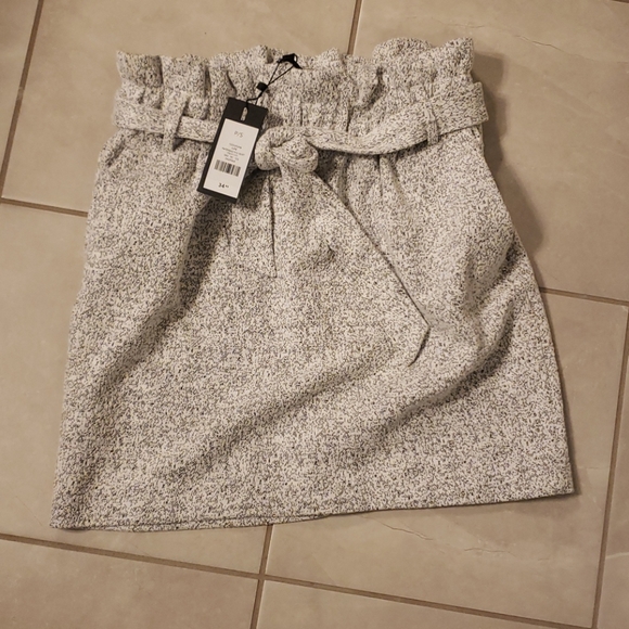 BNWT Dynamite paperbag grey skirt - Picture 2 of 2